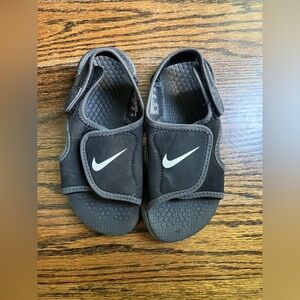 Nike  sunray sandals/ water shoes black Sz. 13C boys girls unisex